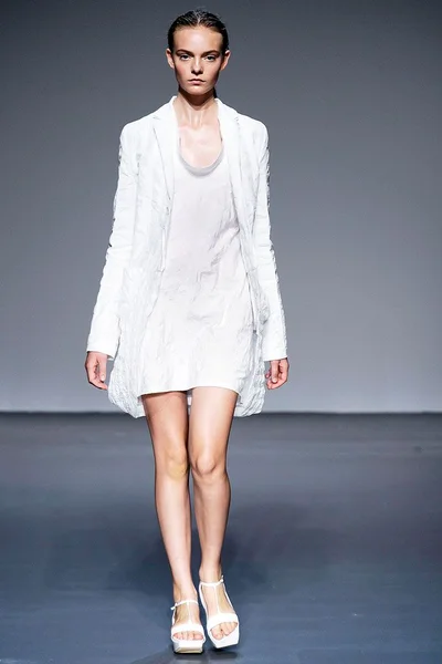 Look 7